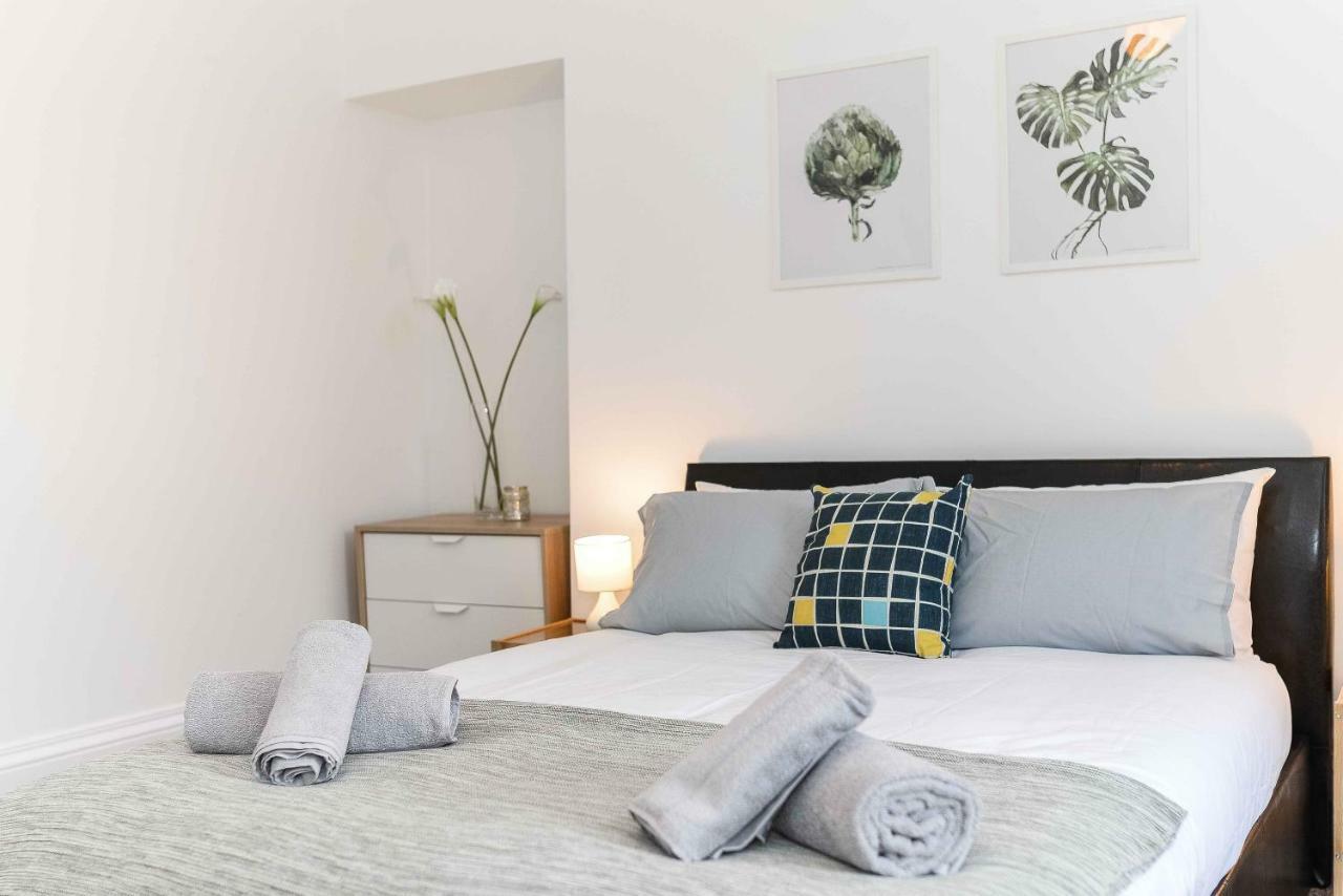 Stafford Modern Apartment Aberdeen Bagian luar foto