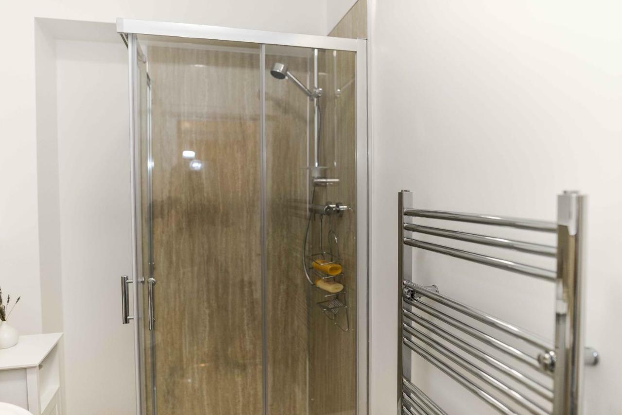 Stafford Modern Apartment Aberdeen Bagian luar foto