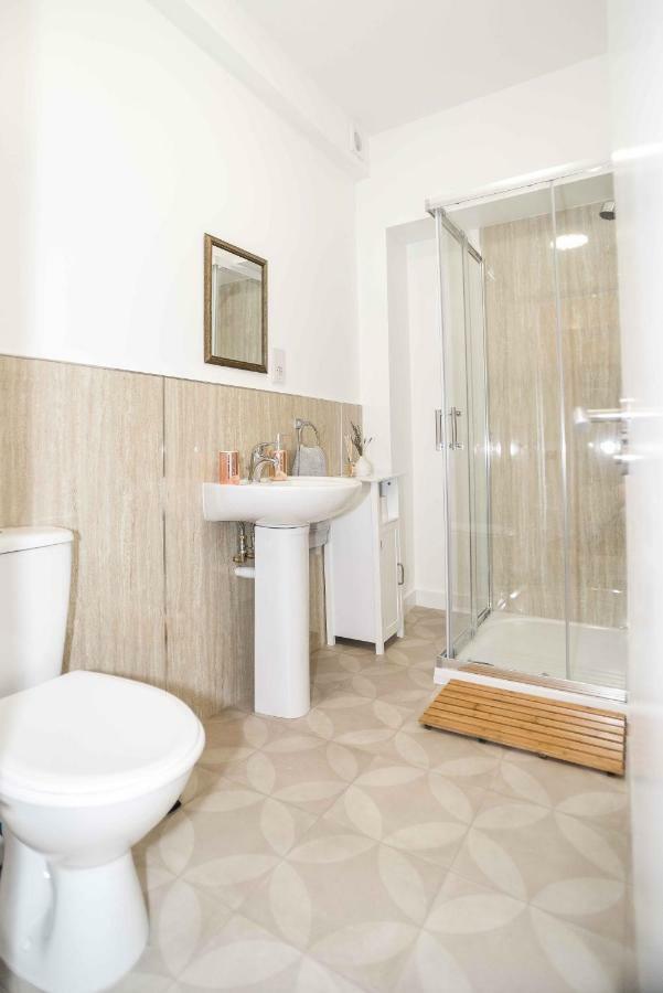 Stafford Modern Apartment Aberdeen Bagian luar foto