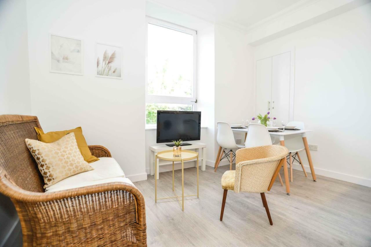 Stafford Modern Apartment Aberdeen Bagian luar foto