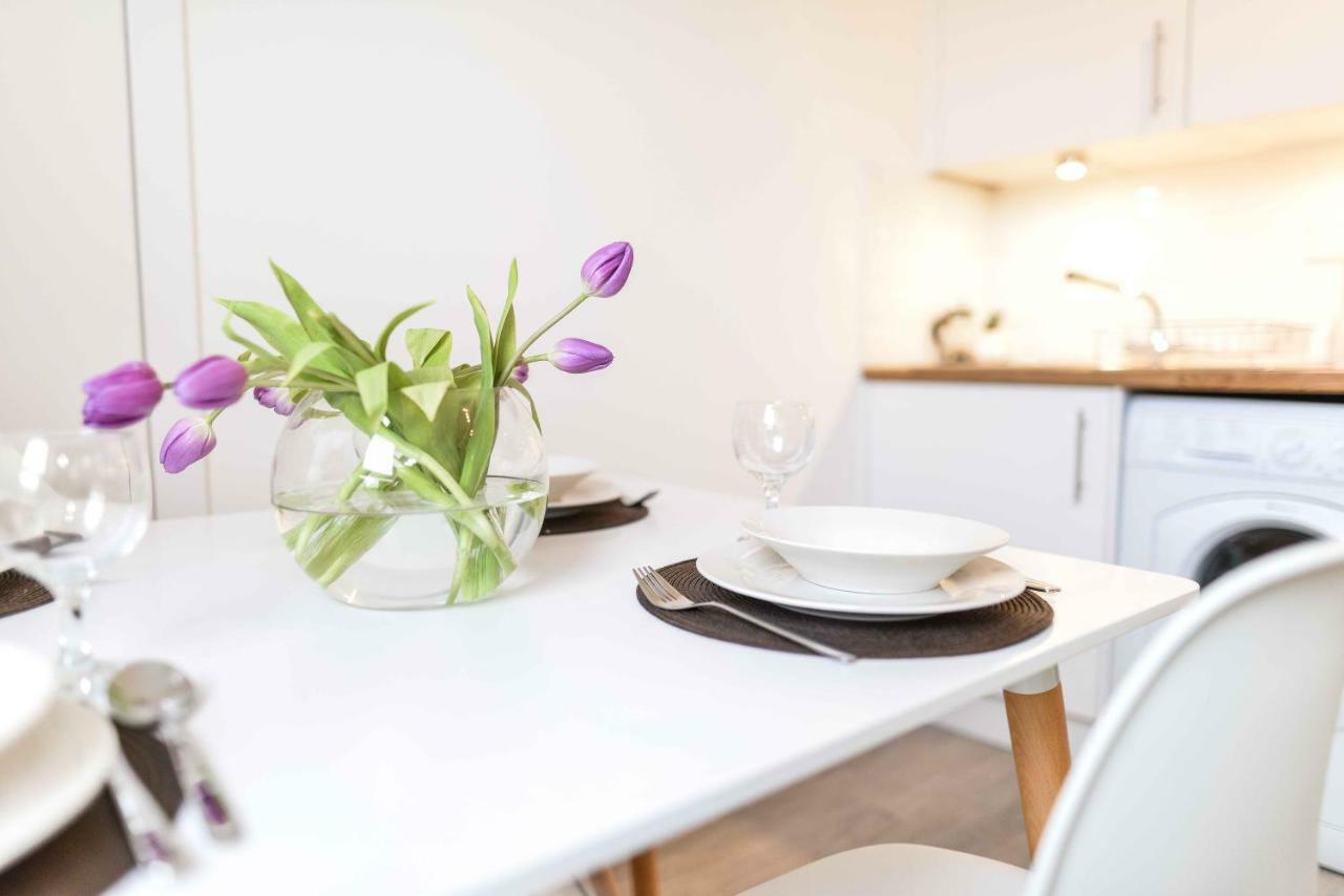 Stafford Modern Apartment Aberdeen Bagian luar foto