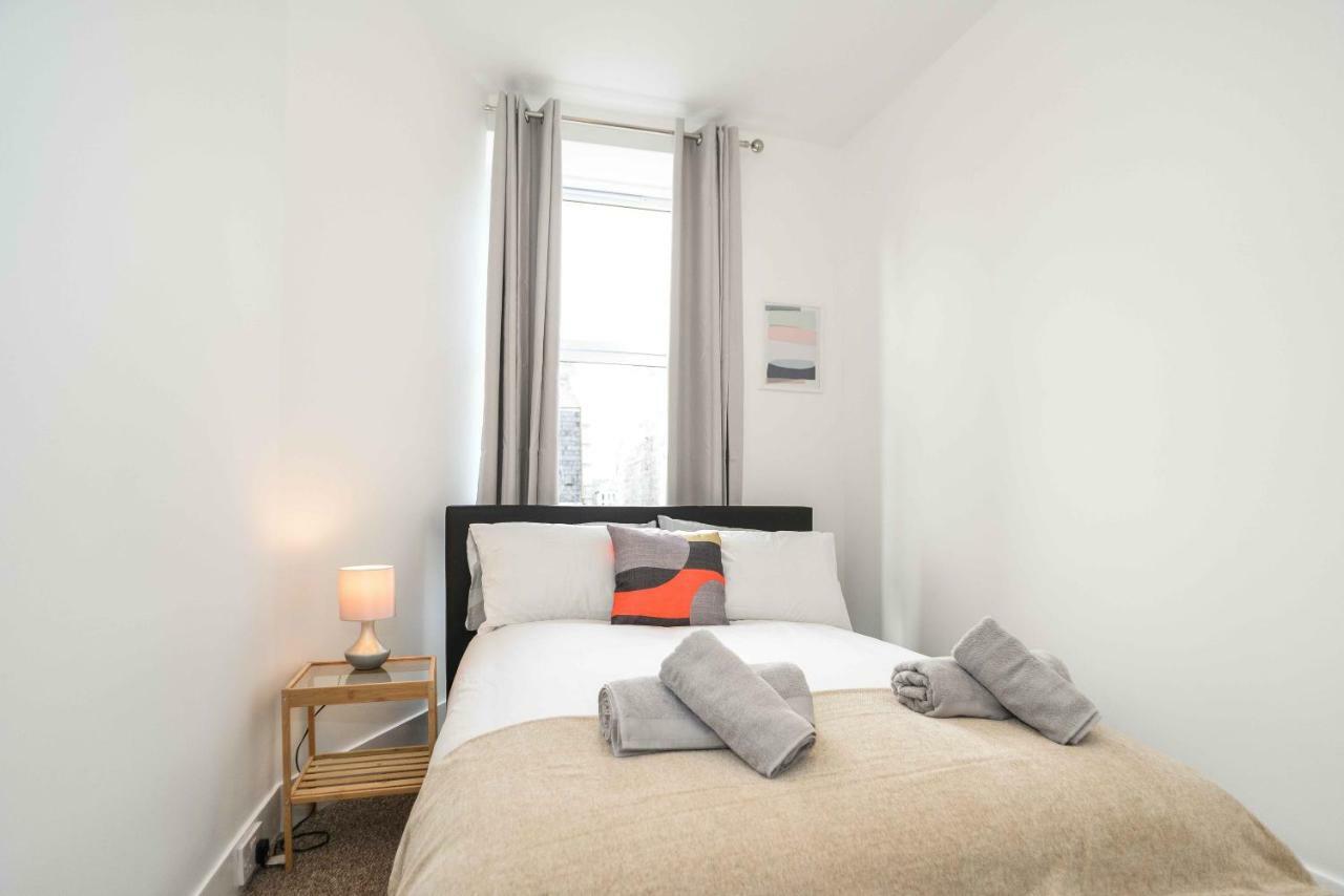 Stafford Modern Apartment Aberdeen Bagian luar foto